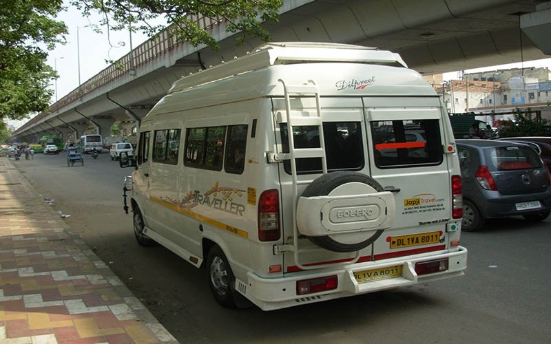 14 seater tempo traveller in delhi
