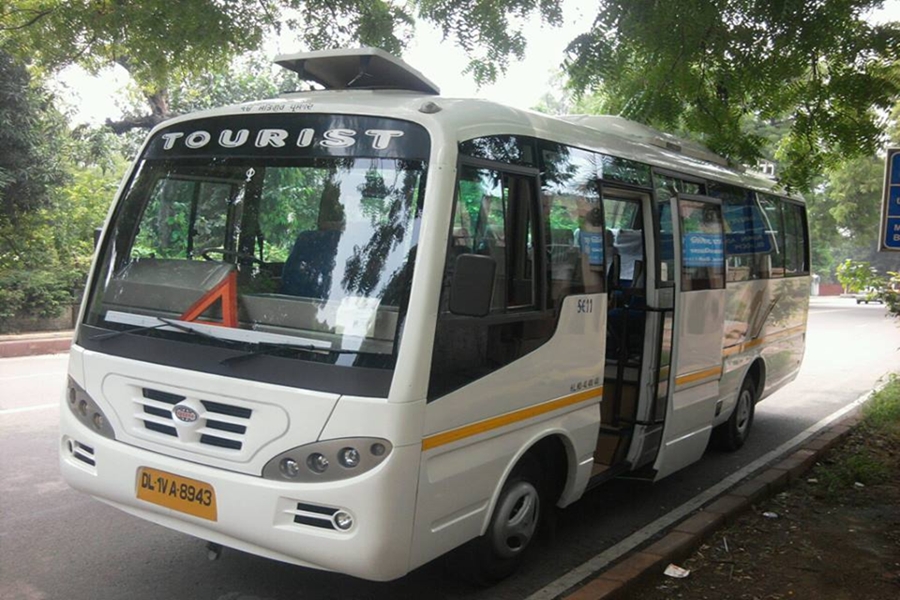 15 seater sleeper bus